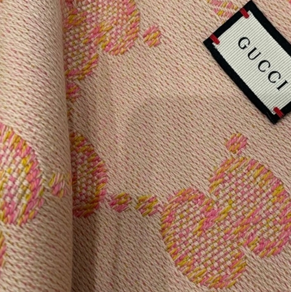 Gucci Jumbo GG Logo Scarf - Picture 7 of 8
